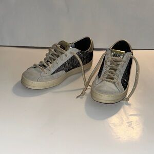 P448 Women's Sneakers in Black and Gold